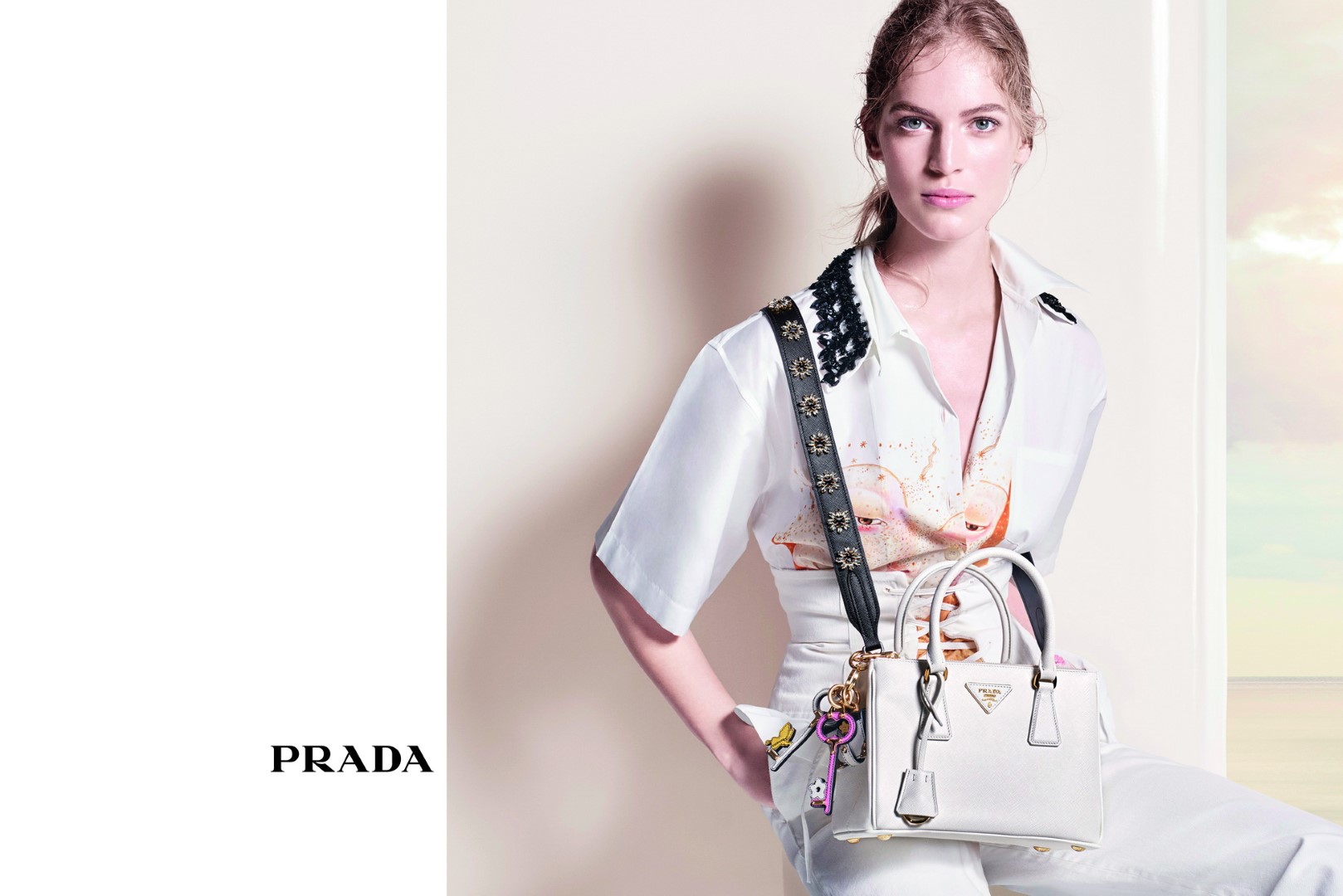 Prada campagna pubblicitaria autunno inverno 2016 2017: la bellezza naturale e senza tempo, le foto