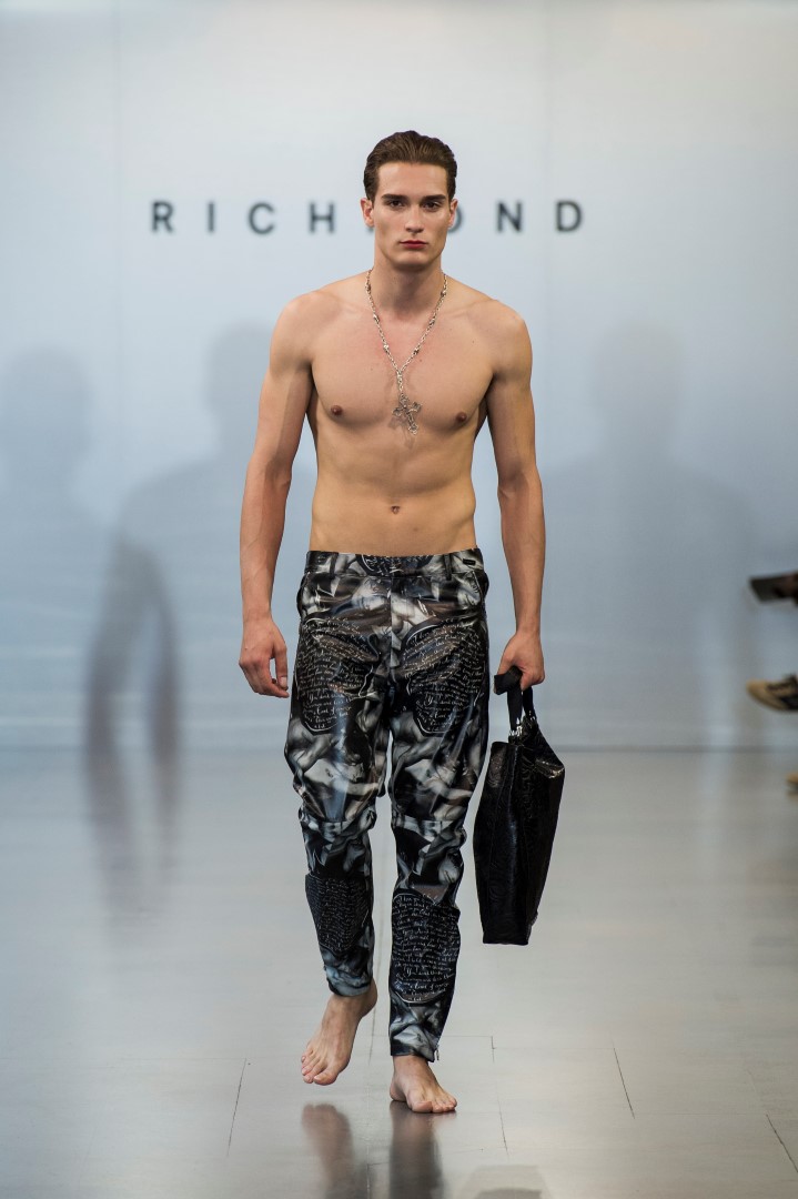Richmond collezione uomo primavera estate 2017: la sfilata a Milano Moda Uomo