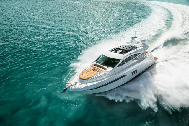 Yacht Sea Ray L590 debutto europeo al Cannes Yachting Festival 2016