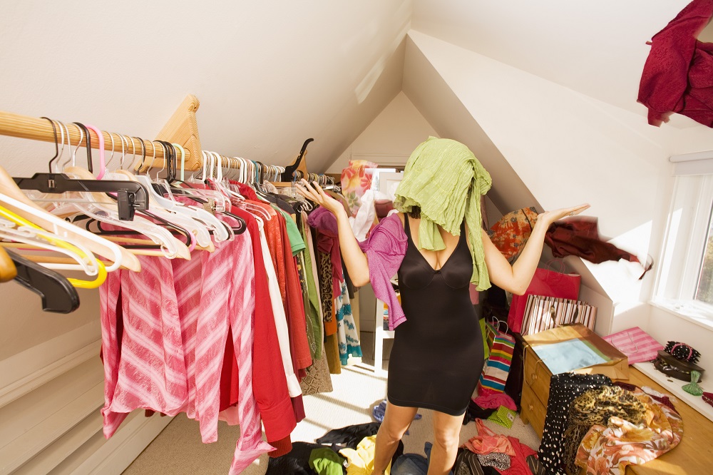 Donne vittime della rabbia da guardaroba: passano metà della vita a lamentarsi dei propri vestiti