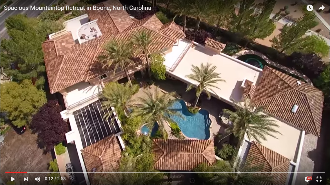 Villa di lusso con piscina e cascate a Las Vegas [Video]