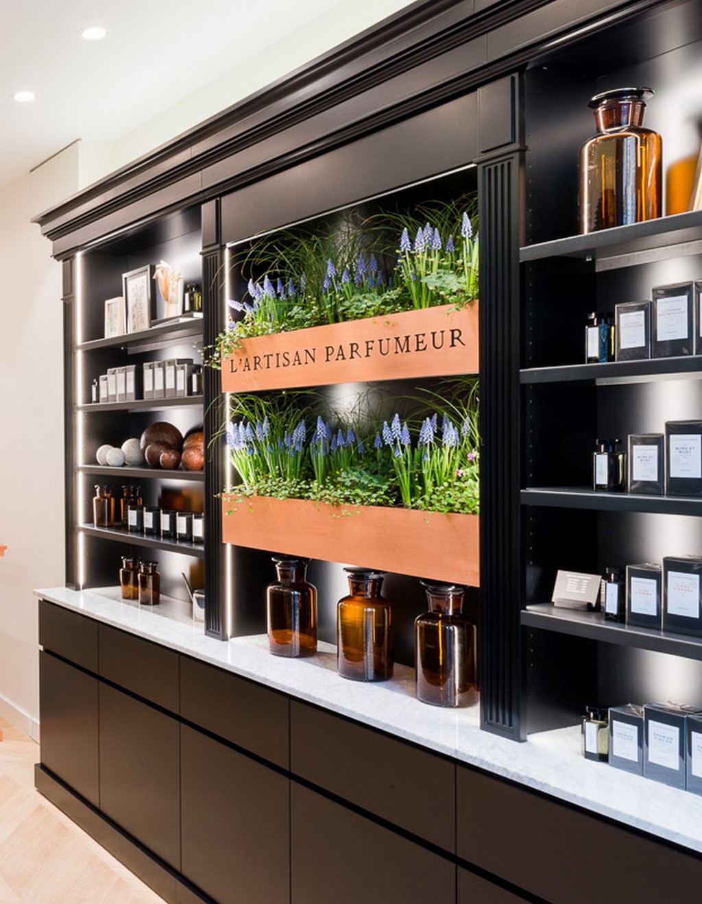 L’Artisan Parfumeur Paris: la nuova boutique in Saint-Germain-des-Prés, le foto