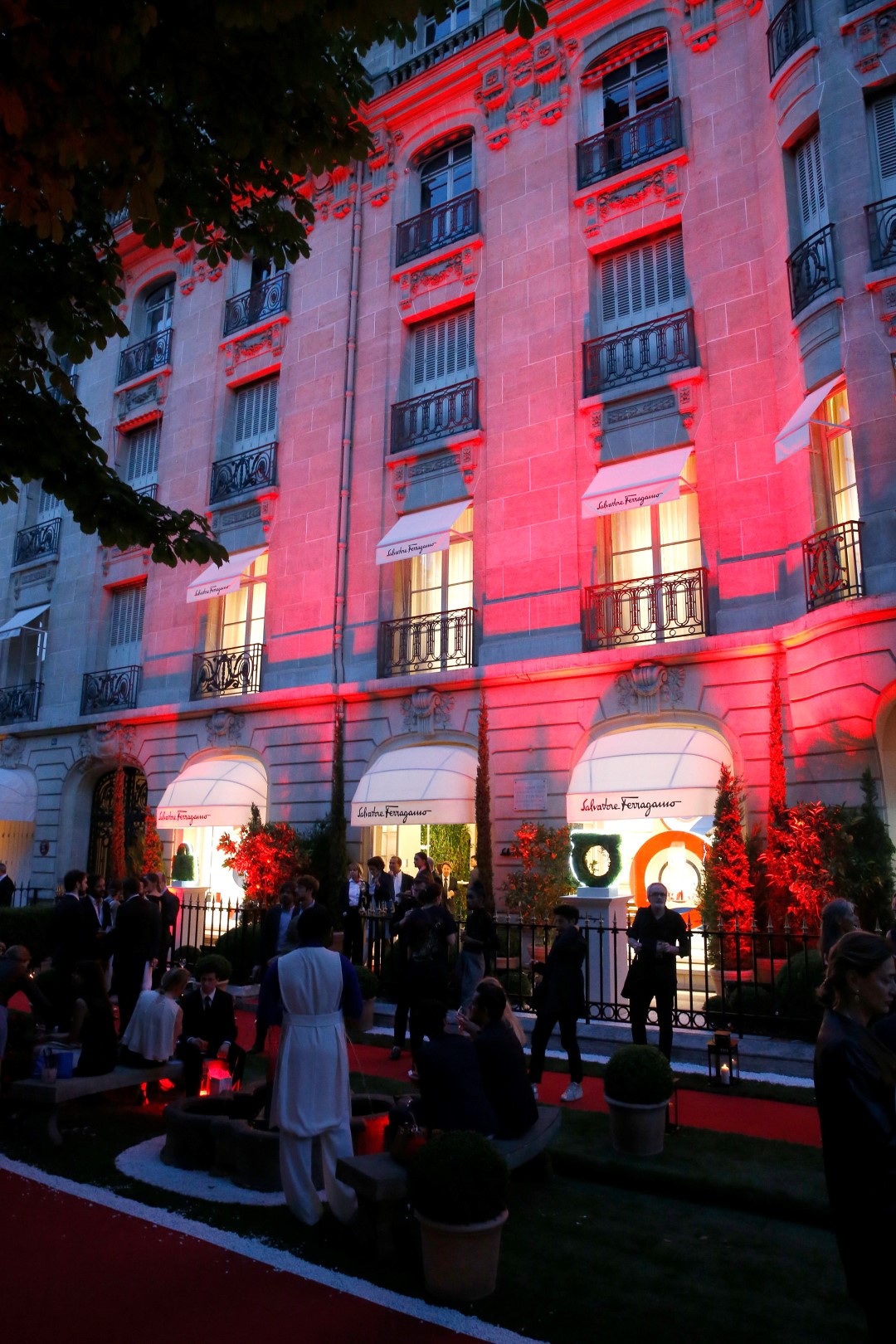 Salvatore Ferragamo Parigi: il party per la riapertura del flagship store, le foto