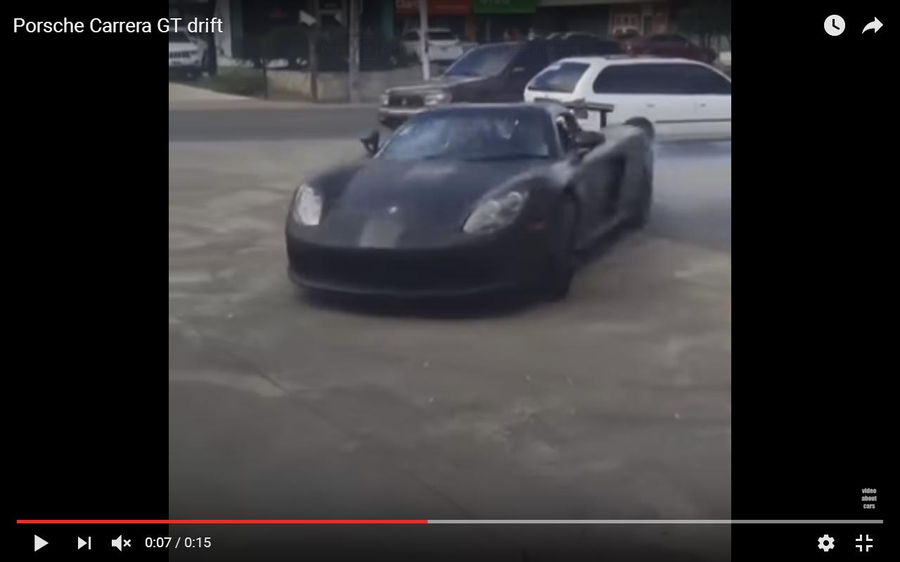 Burnout in città con la Porsche Carrera GT [Video]