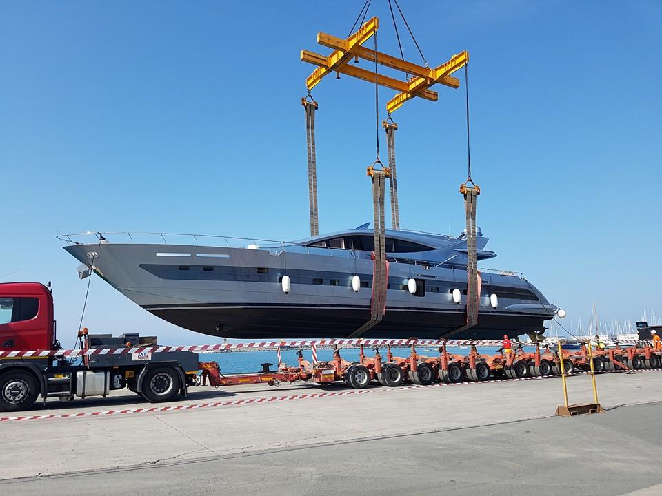 Yacht di lusso CCN 102′ Flyingsport: varato lo scafo numero 4