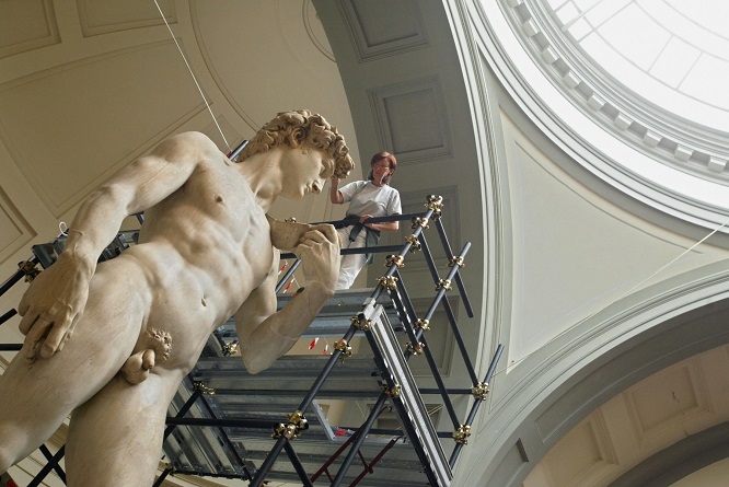 David di Michelangelo, a San Pietroburgo protestano per le nudità