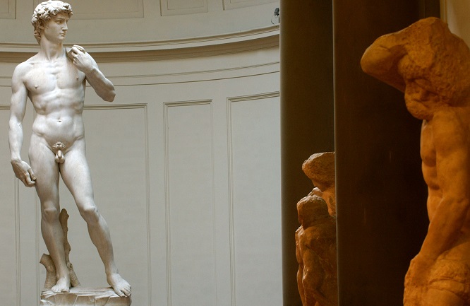 David di Michelangelo, a San Pietroburgo protestano per le nudità