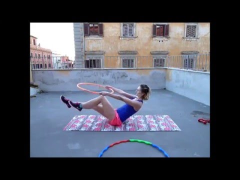 Hula hoop esercizi per pancia e gambe