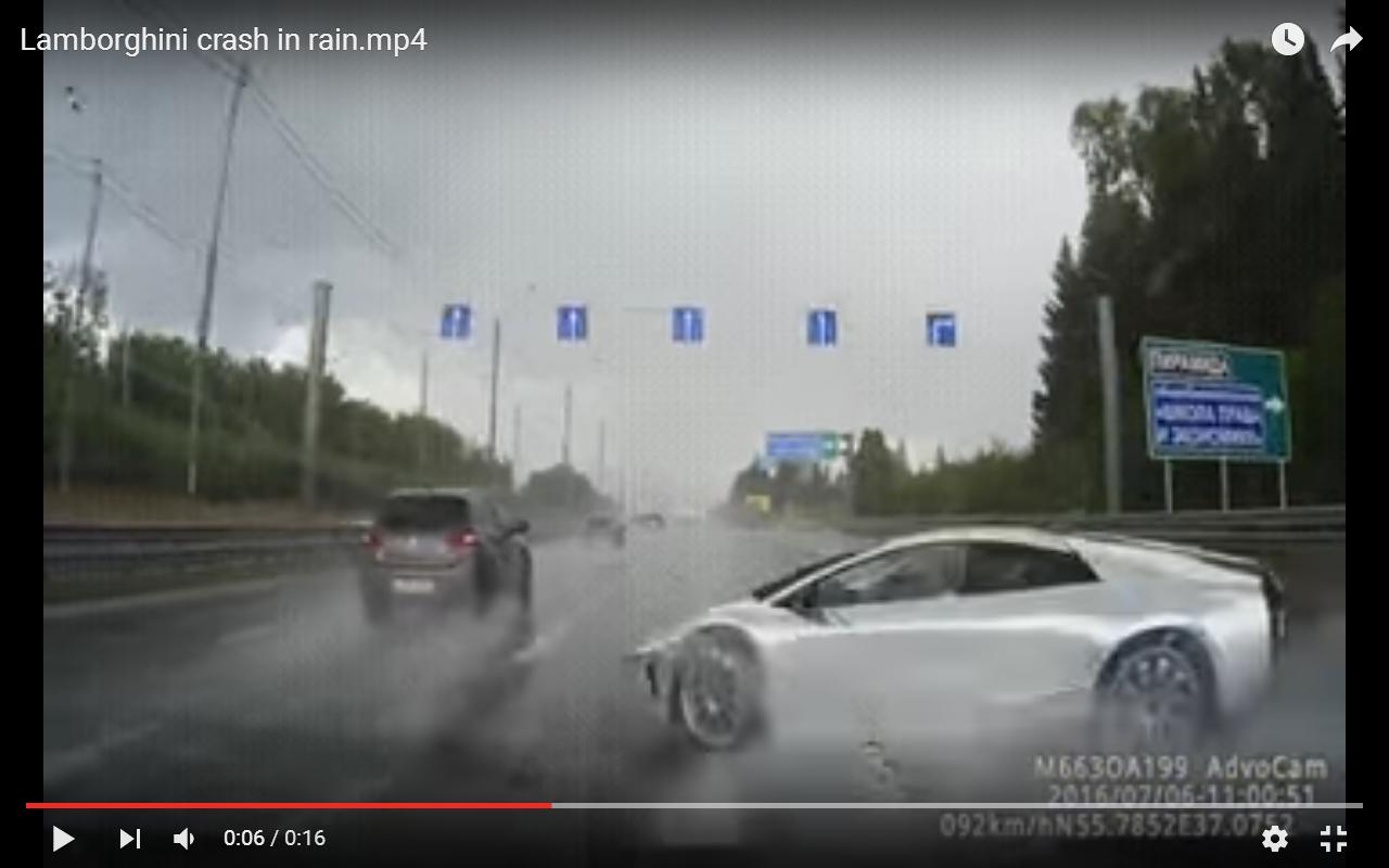 Lamborghini Murciélago sbatte con l&#8217;autostrada allagata [Video]