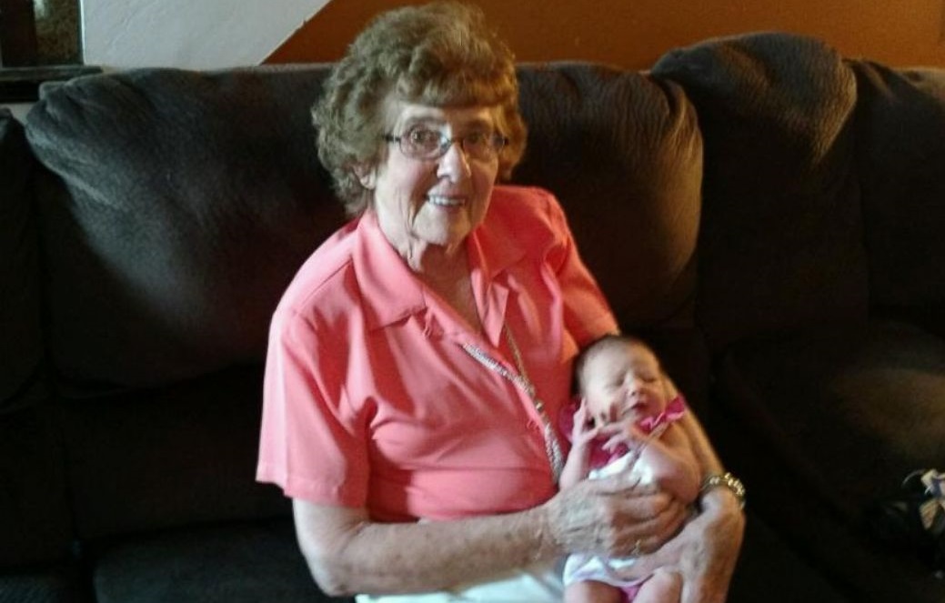 Nonna dei record: 86 anni e 86 nipoti
