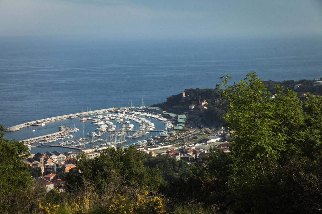 Marina di Varazze si veste di Rosso Ferrari