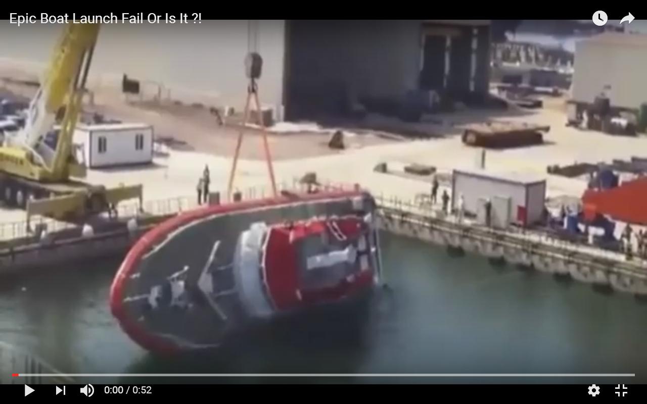 Barca fa una giravolta completa in acqua per il lancio [Video]