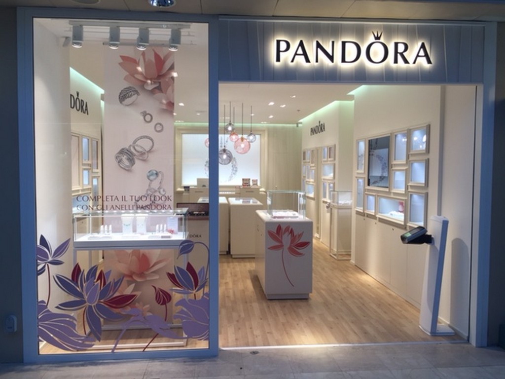 Pandora gioielli: apre il negozio di Olbia, Sardegna