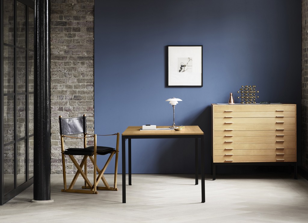 Carl Hansen &amp; Søn presenta i due tavoli di Poul Kjærholm, le foto