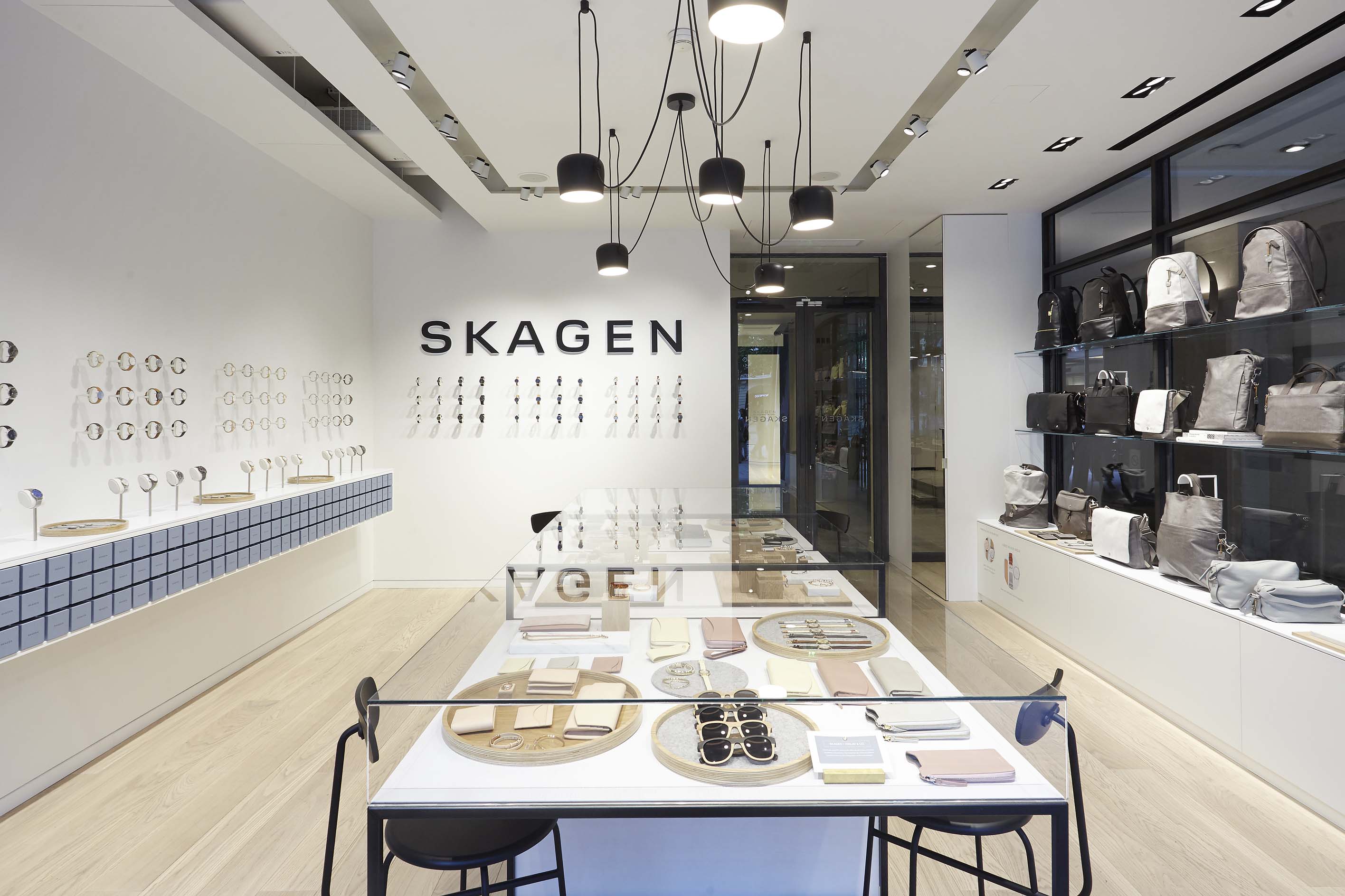 Skagen Parigi: la nuova boutique francese, le foto
