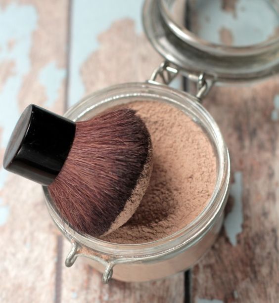 Trucco minerale fai da te, i contenitori giusti per conservarlo