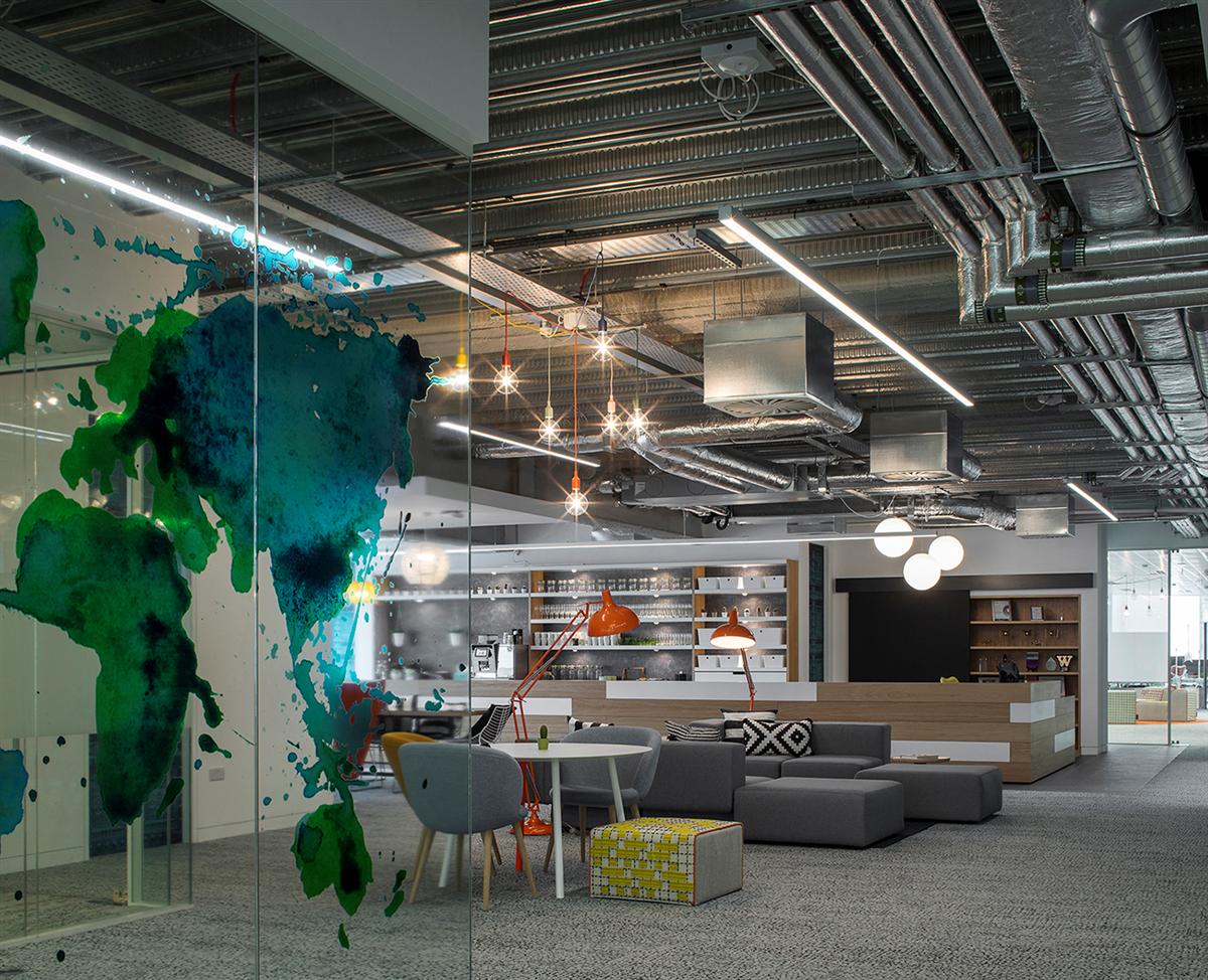 Hostelworld arredi Viccarbe