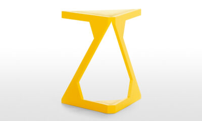 Tavolo giallo Zable progettato da Bim Burton.