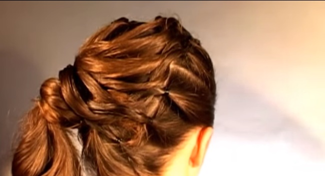 Acconciatura in 10 minuti, un hairstyle elegante e ricercato per l&#8217;estate