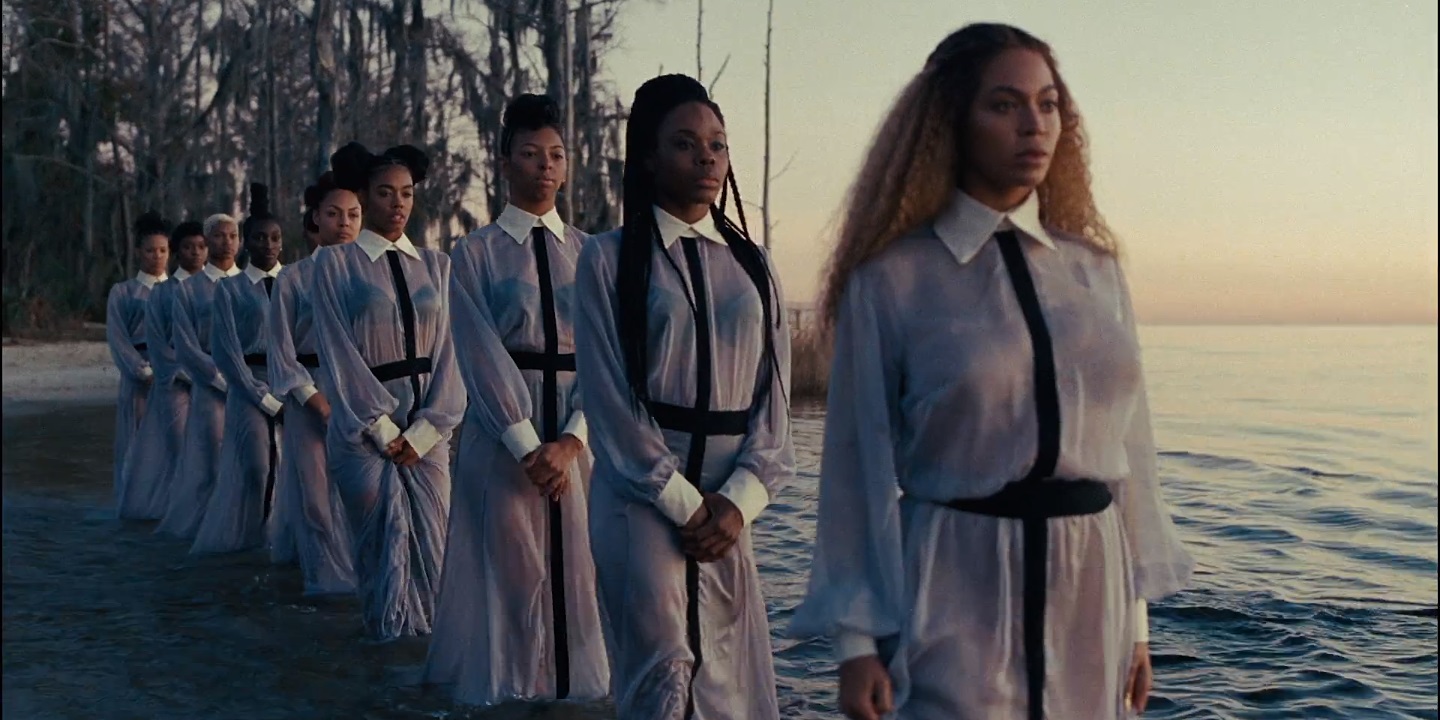 Beyoncé Love Drought video ufficiale: la cantante indossa un abito di Daniele Carlotta