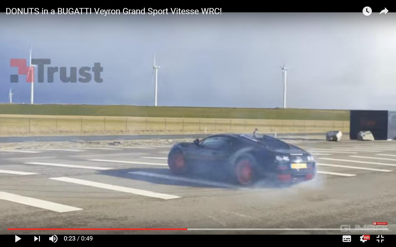 Bugatti Veyron Grand Sport Vitesse per disegnare le ciambelle [Video]