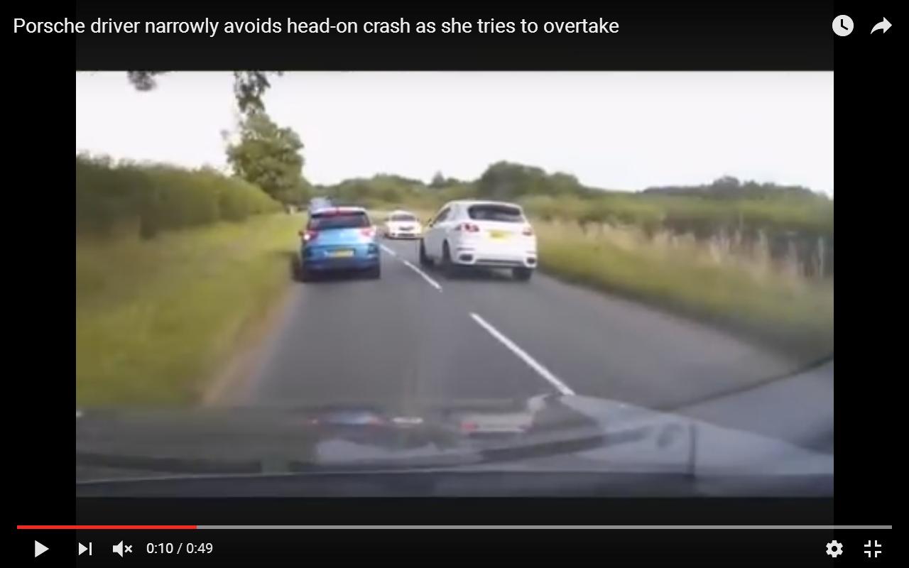 Sorpasso folle con incidente con la Porsche Cayenne [Video]
