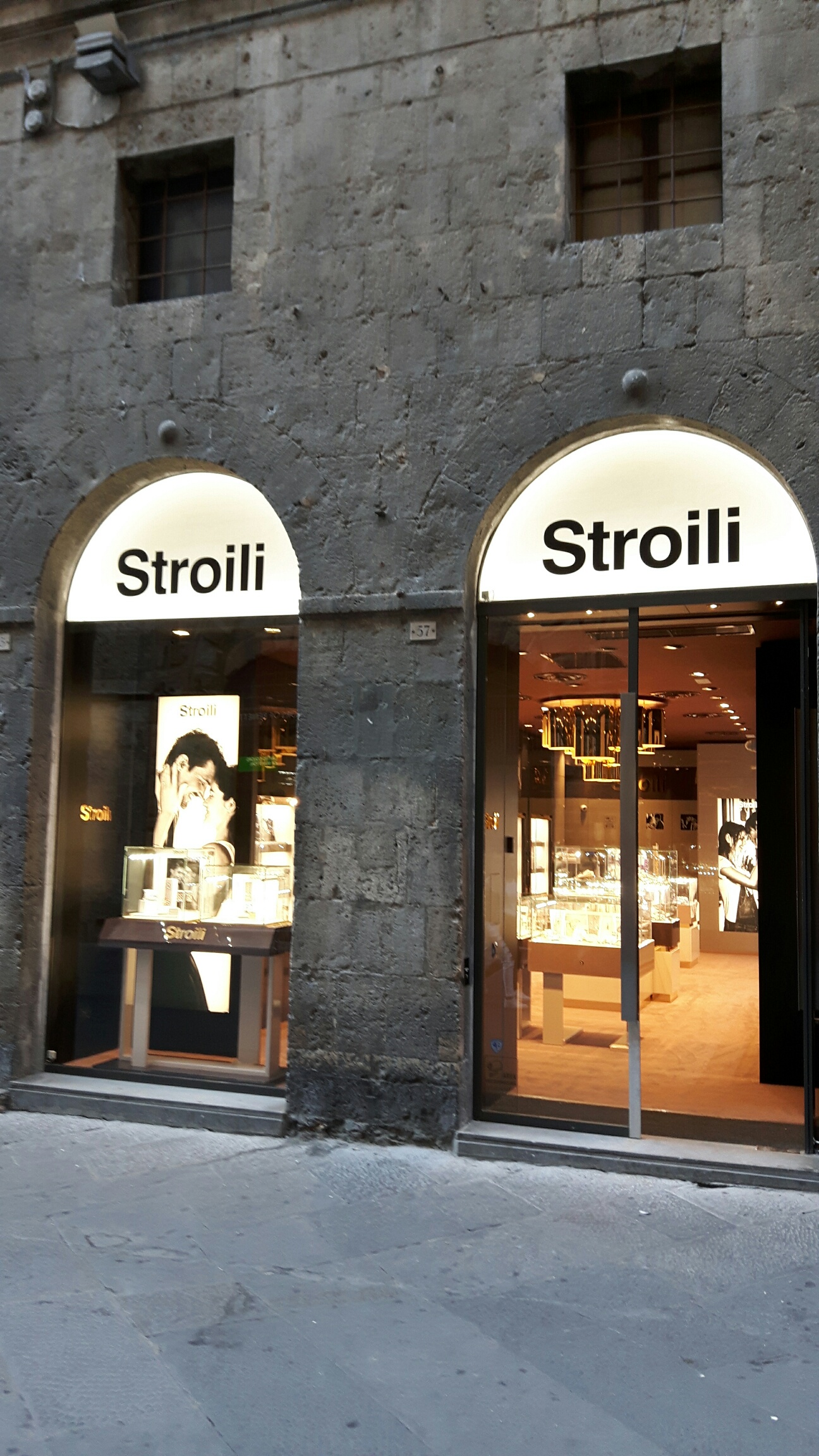 Stroili Siena: inaugurata la nuova boutique, le foto