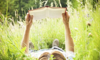 Leggere libro