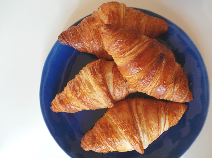 La ricetta facile per preparare caldi croissant per la prima colazione