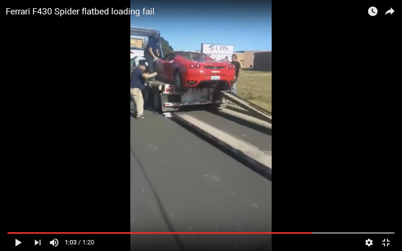 Ferrari F430 Spider cade sul camion [Video]