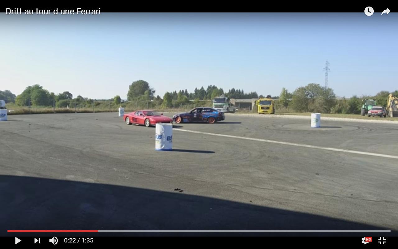 Drifting attorno a una Ferrari Testarossa [Video]