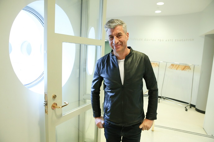 Maurizio Cattelan, il wc d’oro al Guggenheim di New York