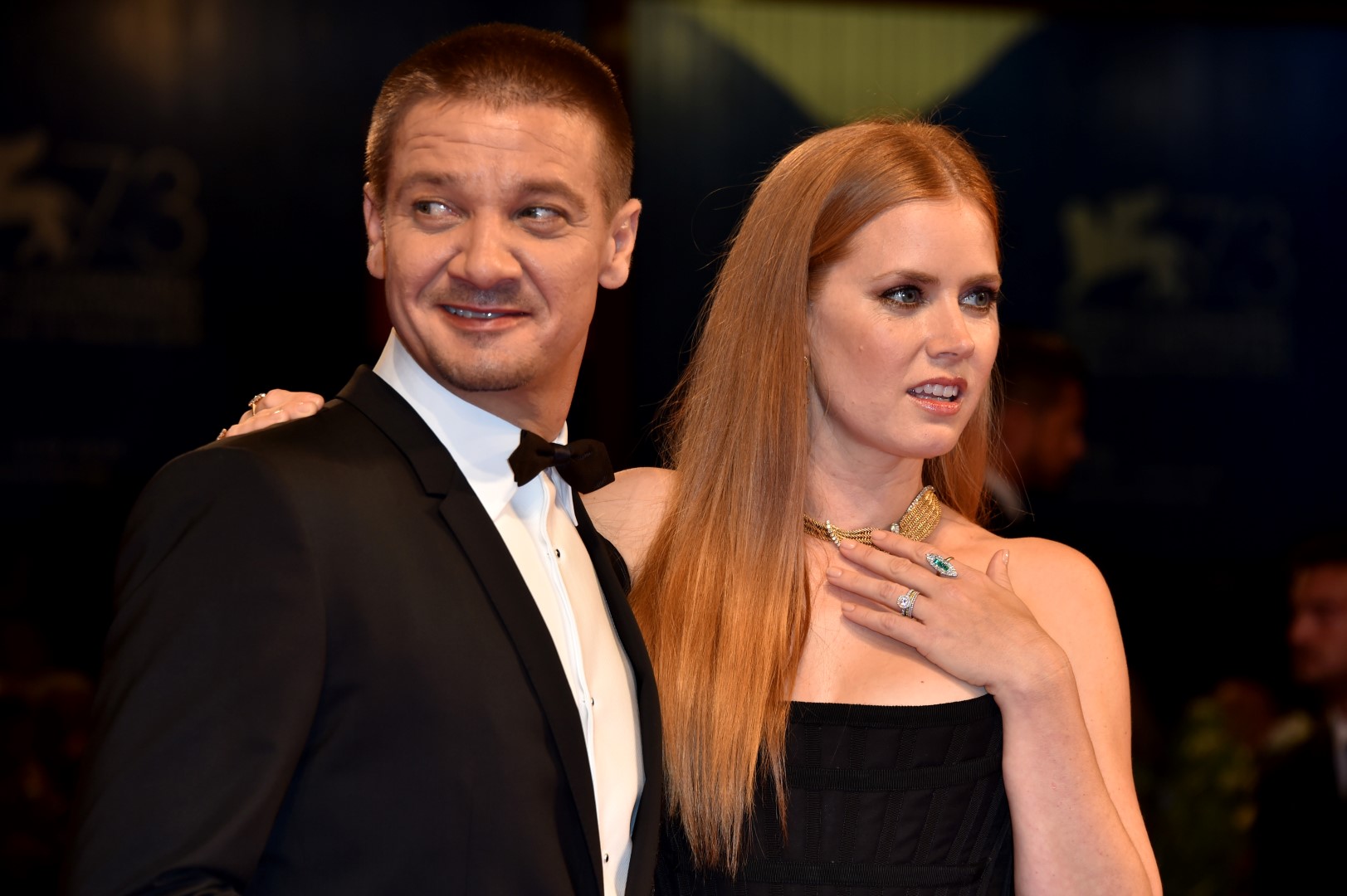 Festival Cinema Venezia 2016: il red carpet di Arrival con Amy Adams e Jeremy Renner