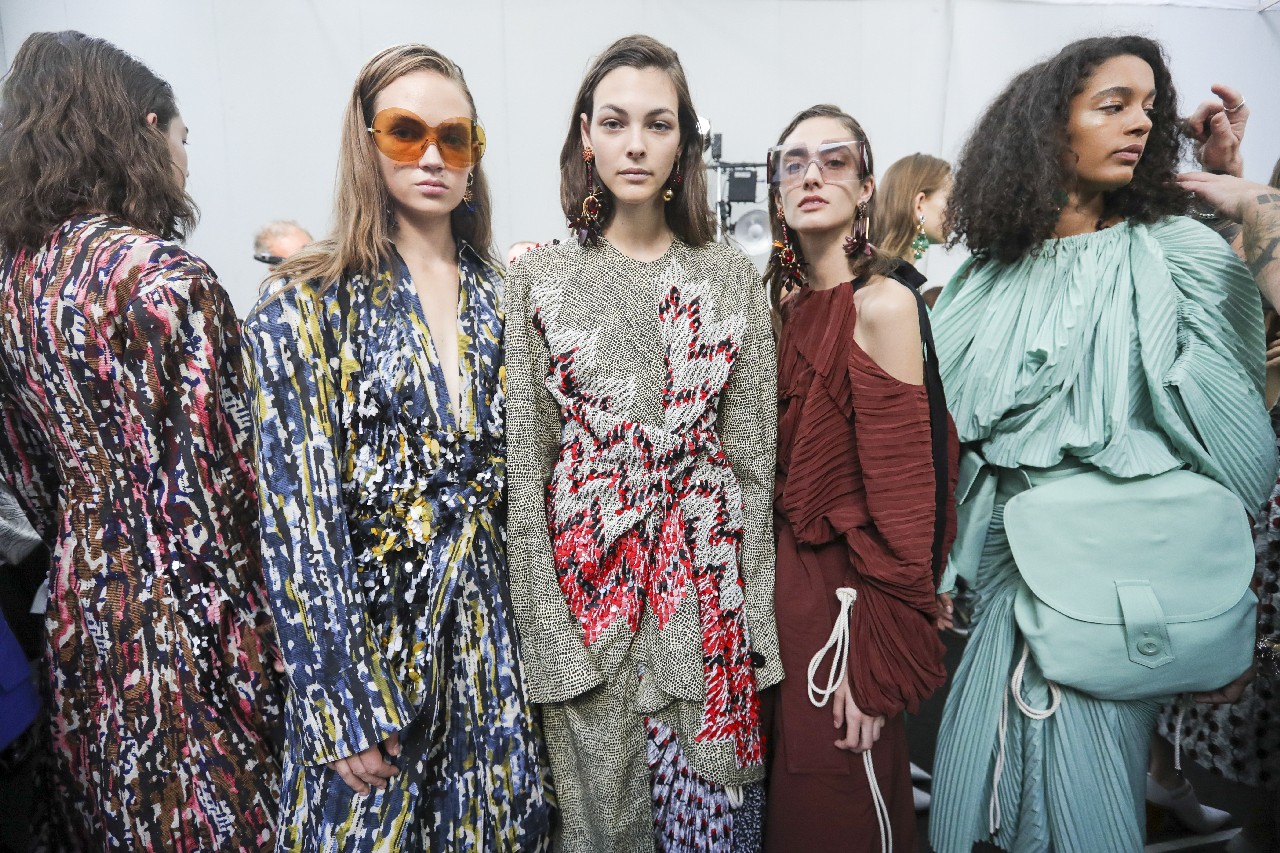 Marni collezione donna primavera estate 2017: il monocromatico, la sfilata a Milano