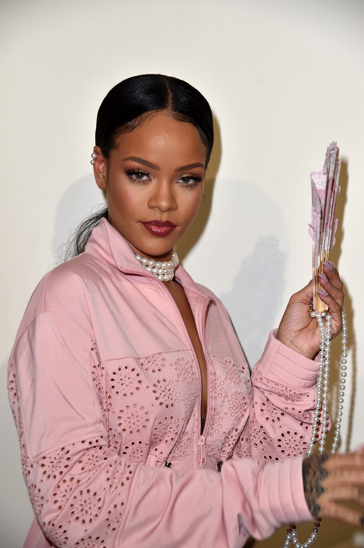 Fenty PUMA by Rihanna collezione primavera estate 2017, il backstage della sfilata a Parigi