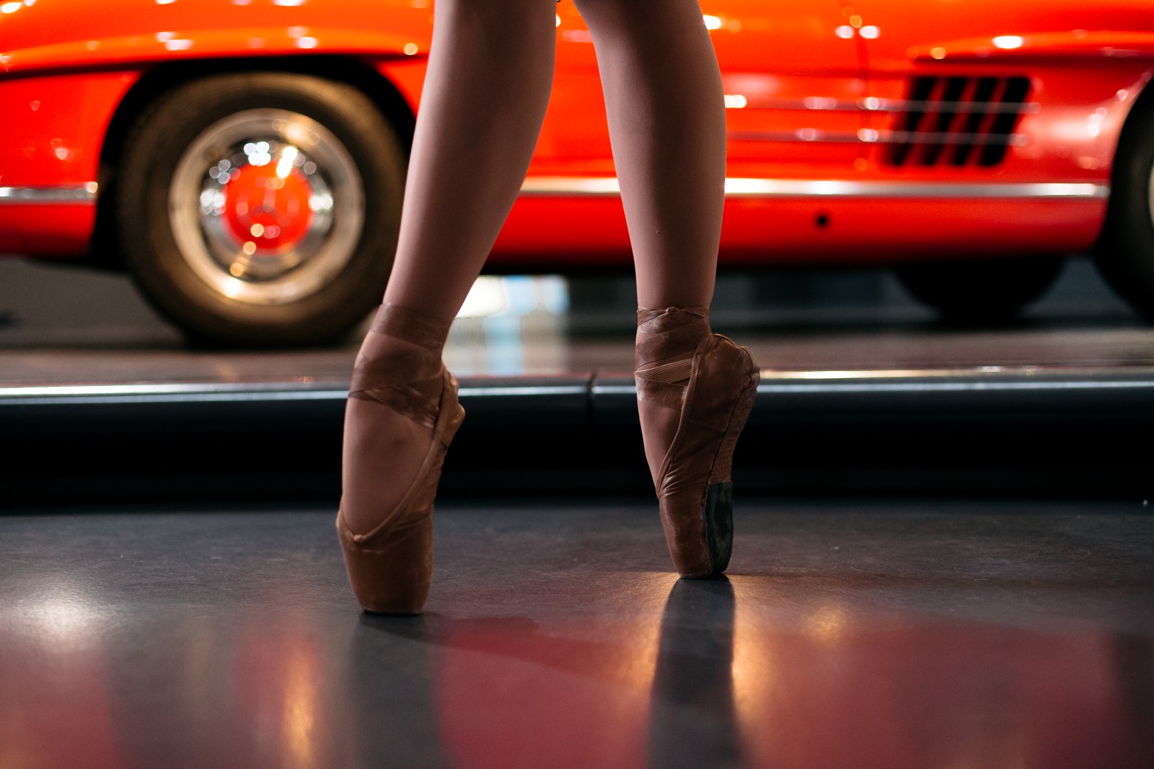 Mercedes-Benz Fashion Creatives: una notte al Museo con ballerine di Hiplet, video e foto