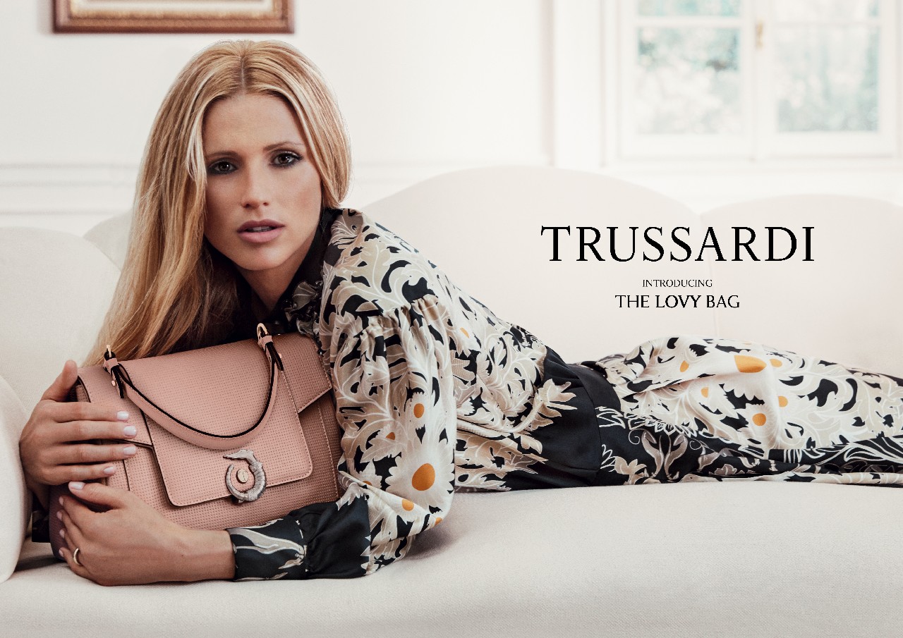 Trussardi Michelle Hunziker: la nuova campagna pubblicitaria della Lovy Bag, video e foto