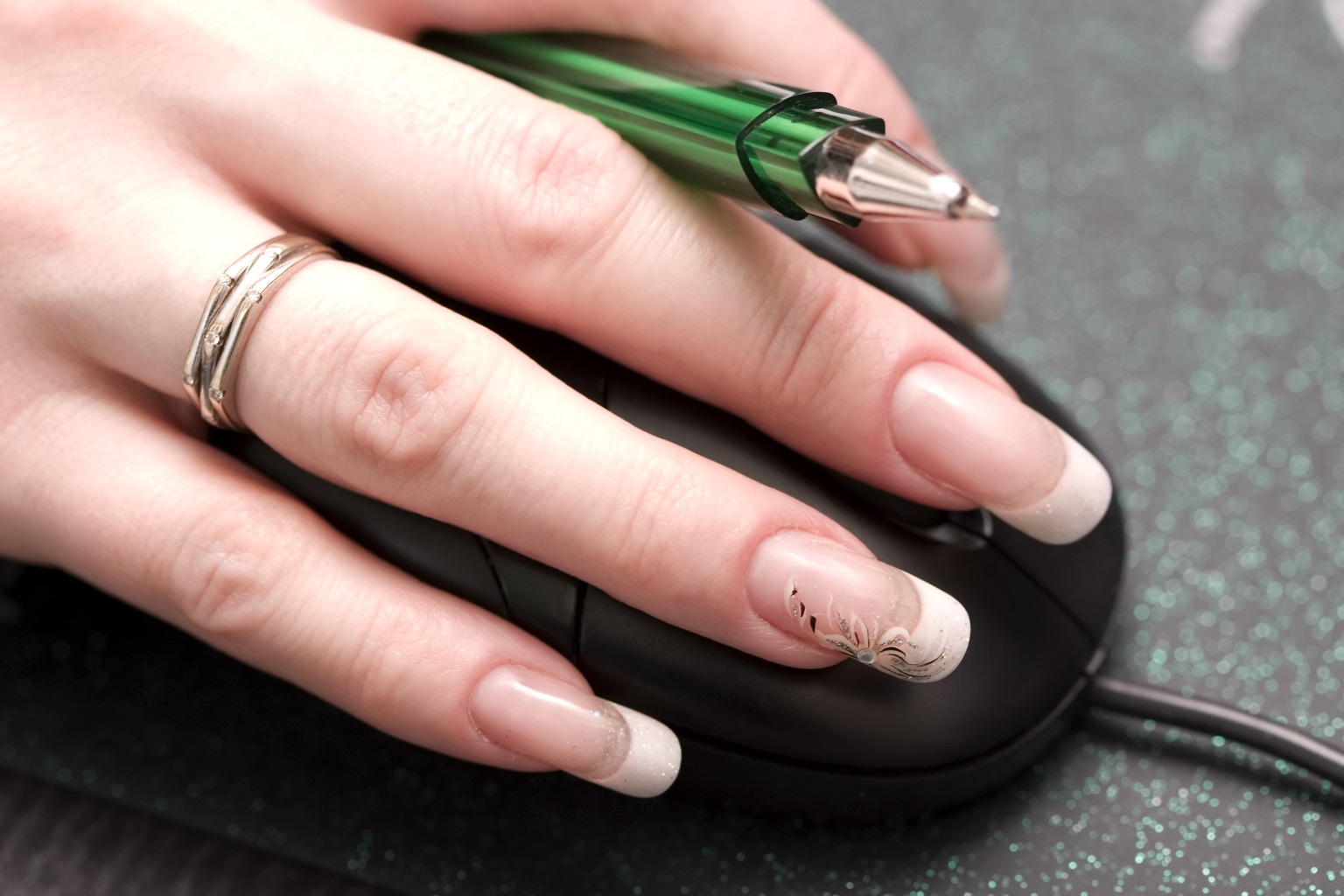 Le 10 nail art perfette per il rientro al lavoro