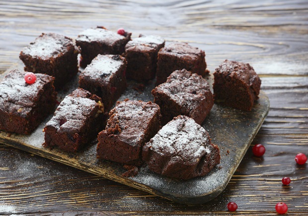 La torta al cioccolato per la colazione