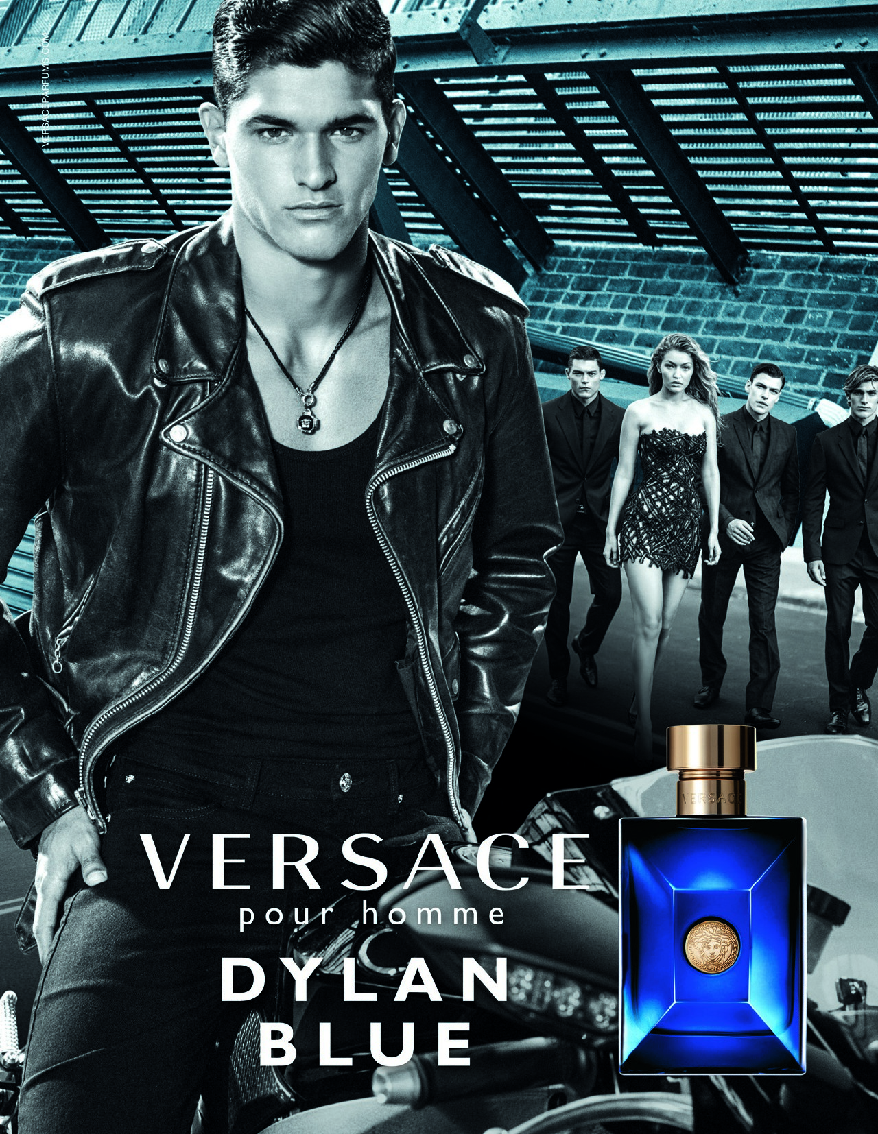 Versace profumo Dylan Blue: la nuova fragranza maschile, le foto
