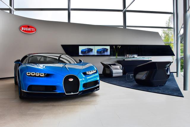 Bugatti apre a Zurigo un nuovo salone [Video]
