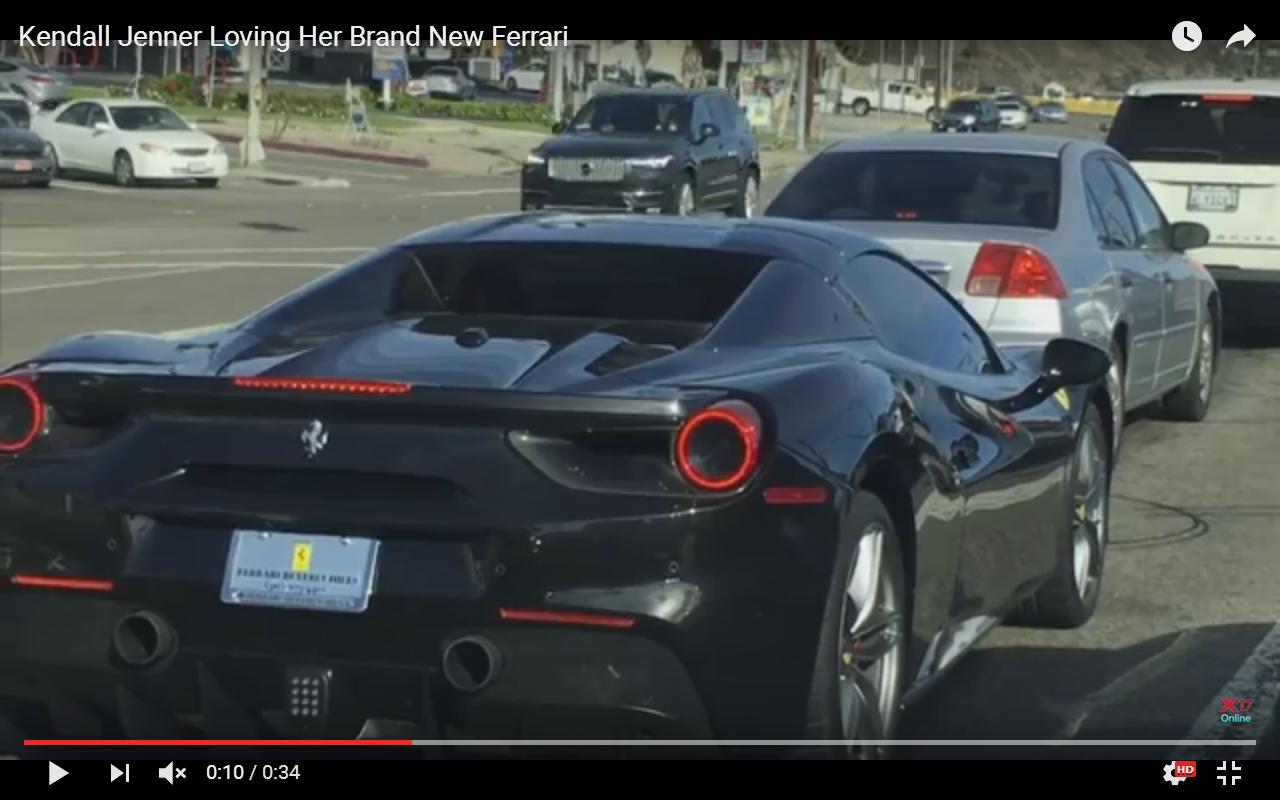 La Ferrari 488 Spider di Kendall Jenner a Beverly Hills [Video]