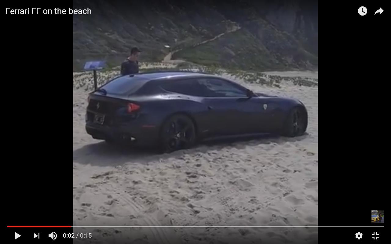 Ferrari FF sulla spiaggia [Video]