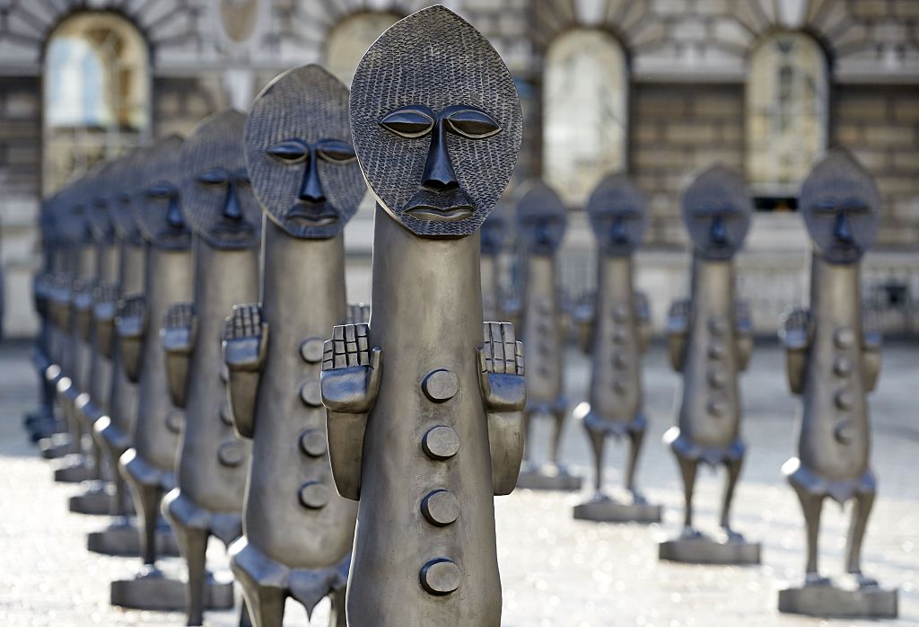 Londra, le sculture africane nel cortile di Somerset House [video]