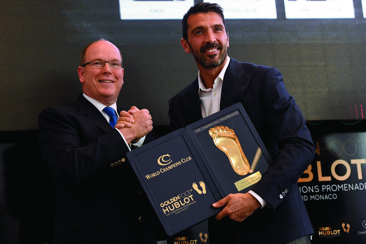 Gigi Buffon Hublot: vincitore del Golden Foot Hublot 2016, le foto