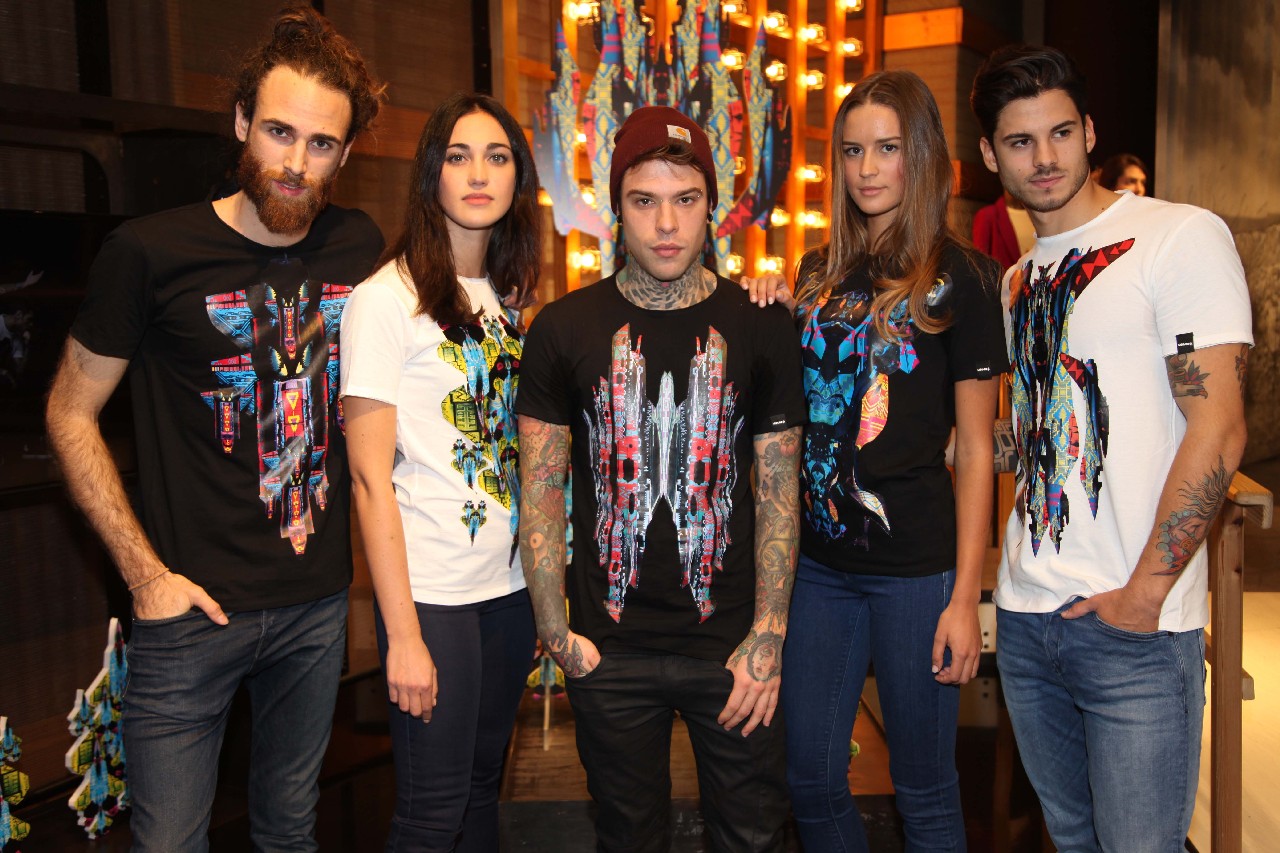 Replay Fedez: l&#8217;artista incontra i fan e presenta la capsule collection NoGodz