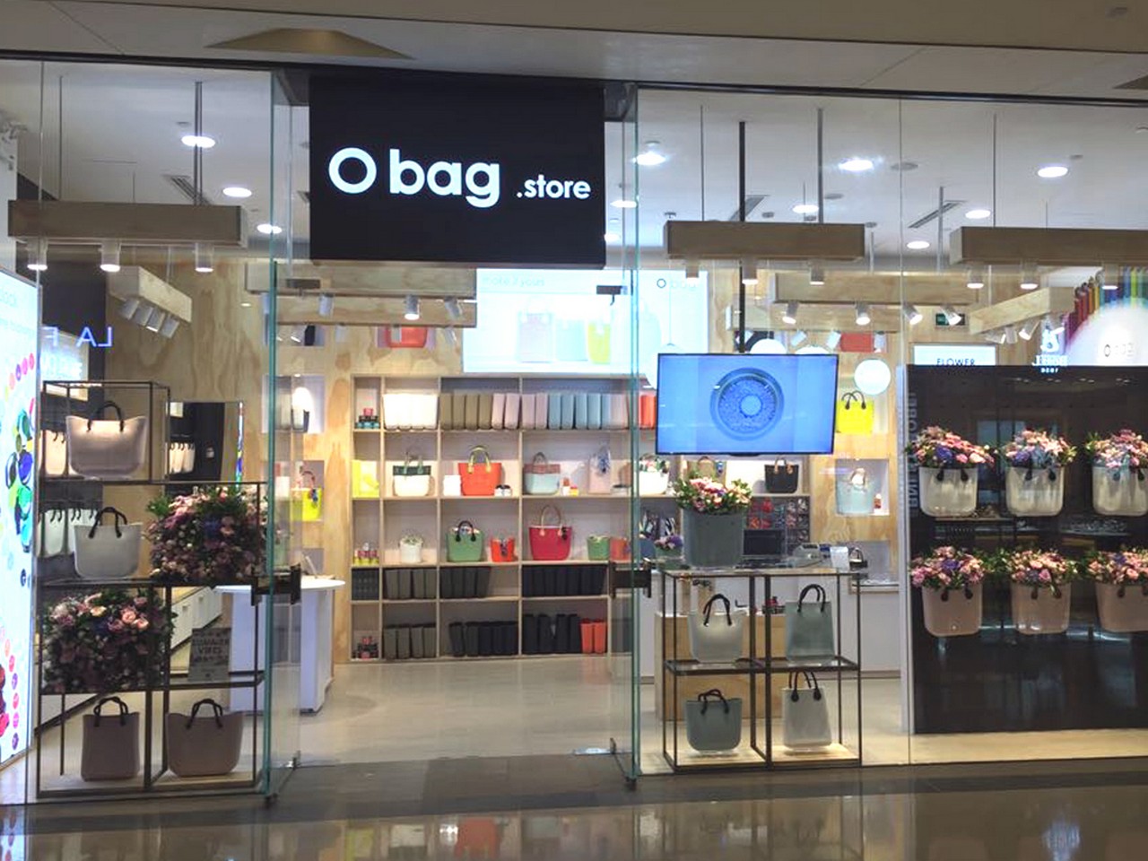 O bag negozi: apre il primo monomarca in Cina a Chengdu, le foto