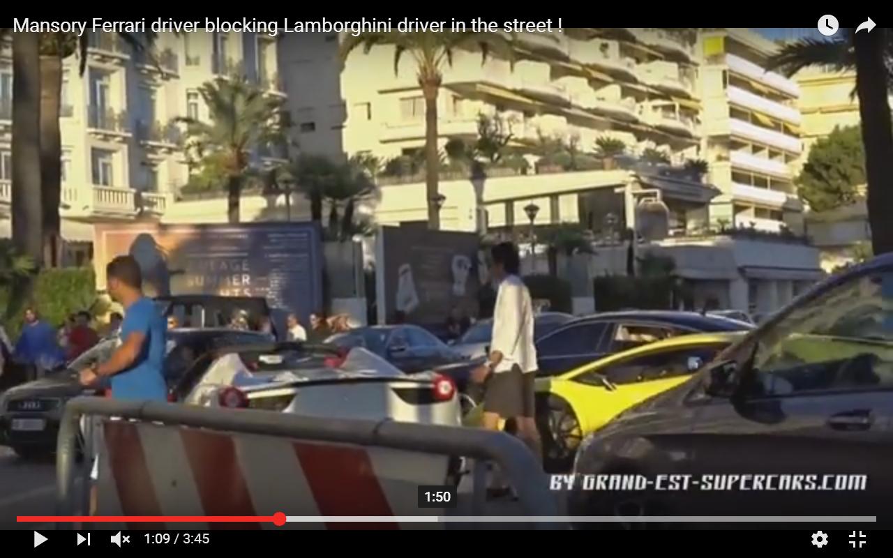 Ferrari 458 Spider Mansory blocca Lamborghini Aventador nel traffico [Video]