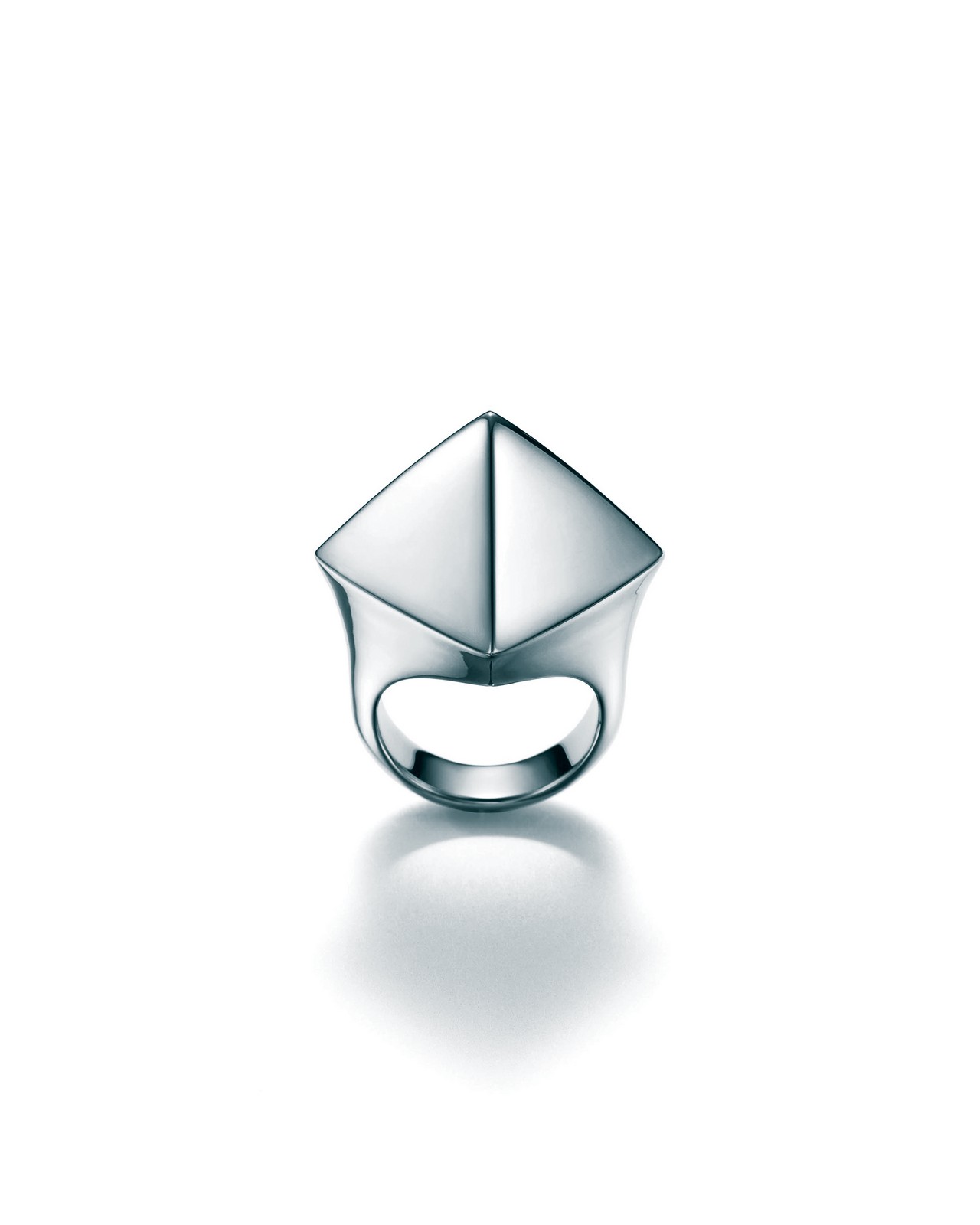 Tiffany &amp; Co anelli: la collezione Out of Retirement in argento, le foto