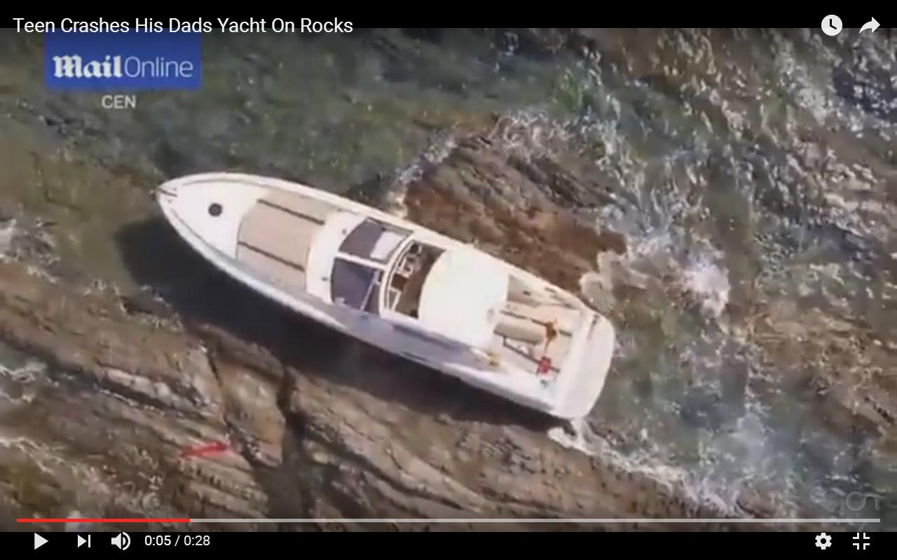 Yacht di lusso in pessime mani finisce sugli scogli [Video]